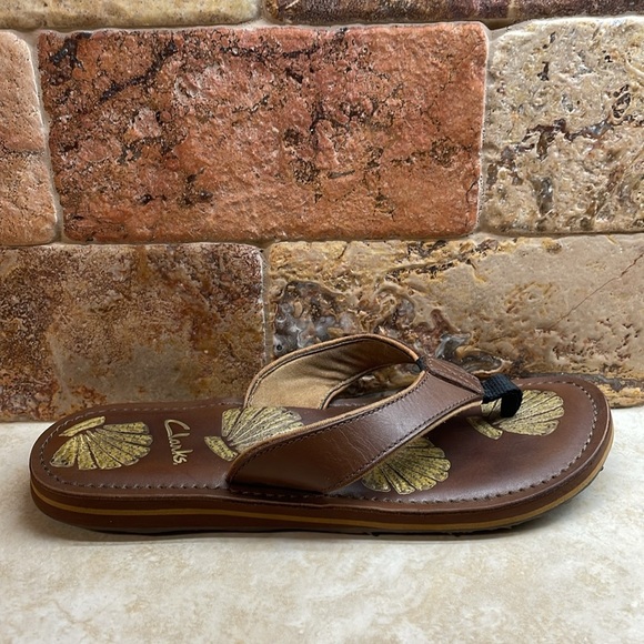 Clarks Brown Leather Flip Flop Sandals Seashell Print Thong Beach Size 9 Shoes - Picture 8 of 14
